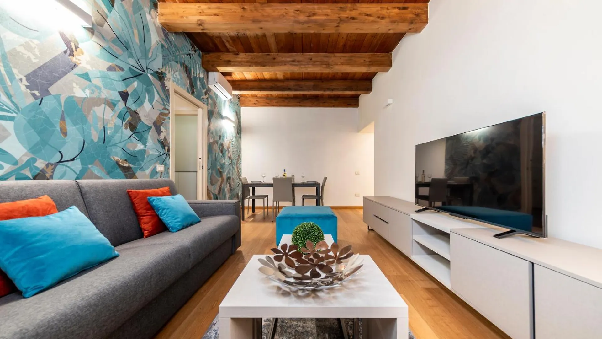Suite Deluxe In Palazzo Storico - Centro Sassari - Appartamento Calvi 0*,