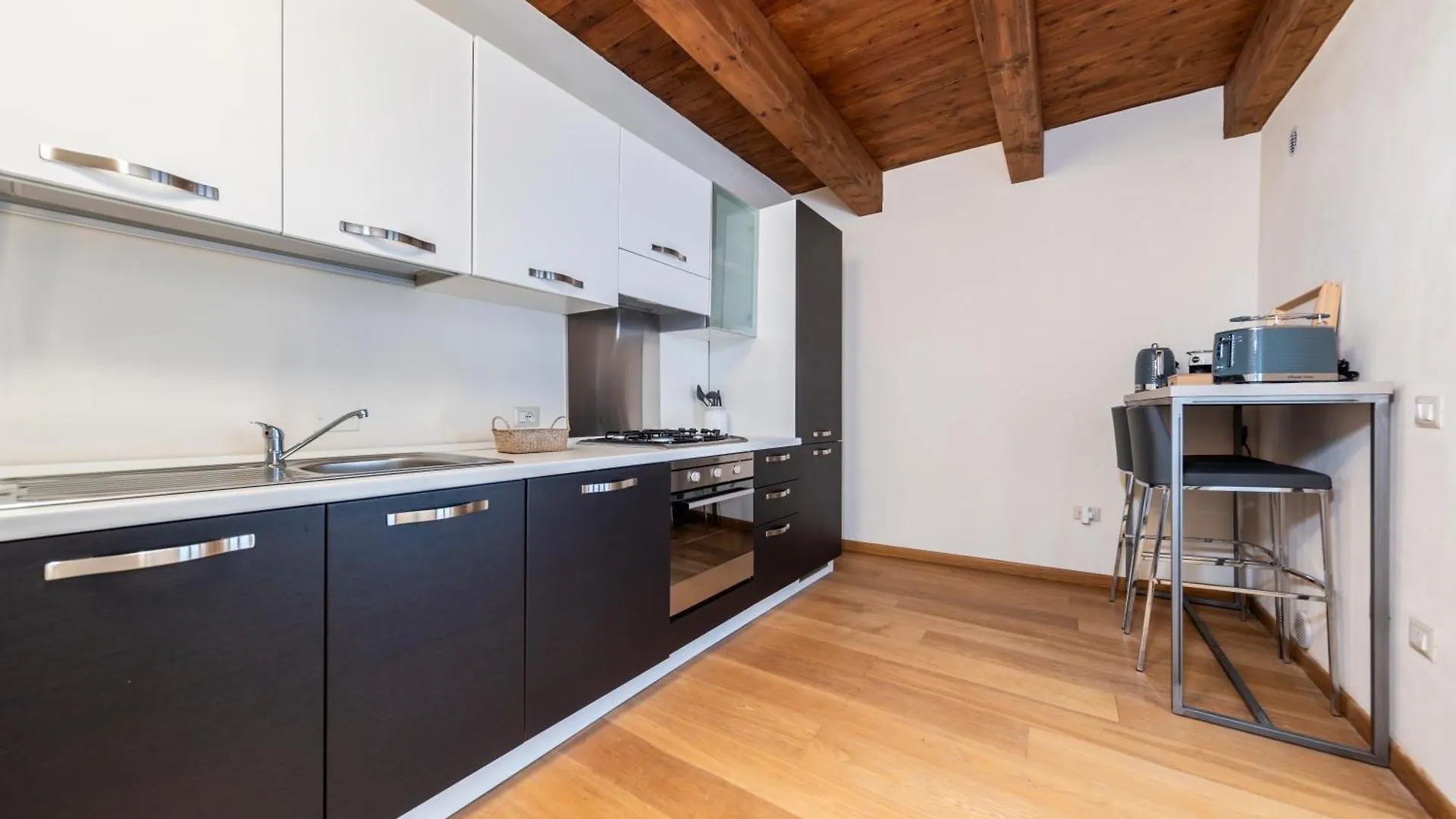 Suite Deluxe In Palazzo Storico - Centro Sassari - Appartamento Calvi